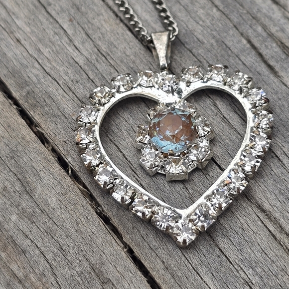 Antique Victorian Clear rhinestone heart pendant with saphiret center stone - Picture 7 of 10